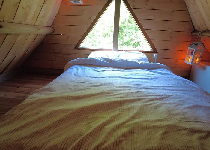 לינה וארוחת בוקר La Maison Magique 3*